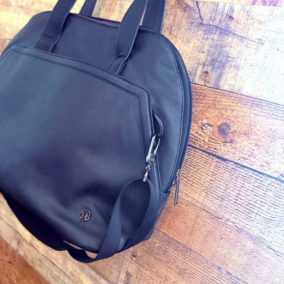 Lululemon Yin Time Work/Gym/Travel Bag - Picture 5 of 16